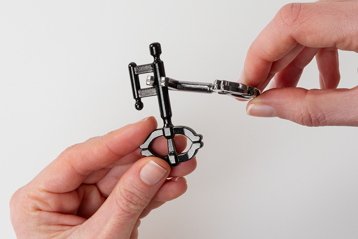 rt_the-alchemist-mercury_lr_06_product-with-hands-01 Recent Toys Puzzle The alchemist mercury